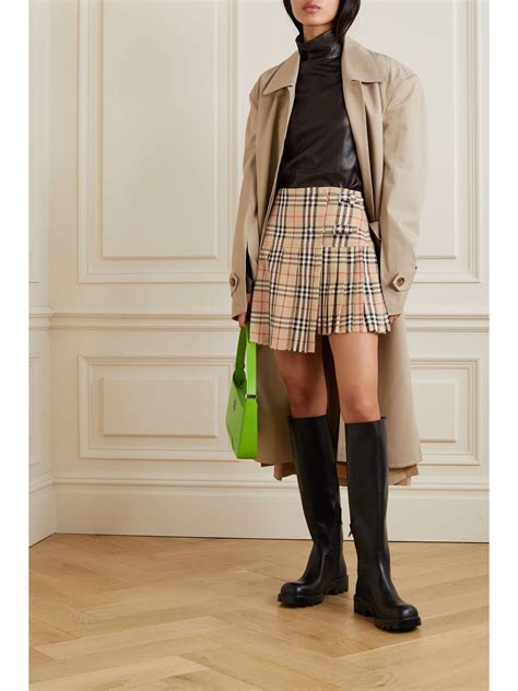 burberry runway floral underlay pleated skirt|Burberry wool mini skirt.